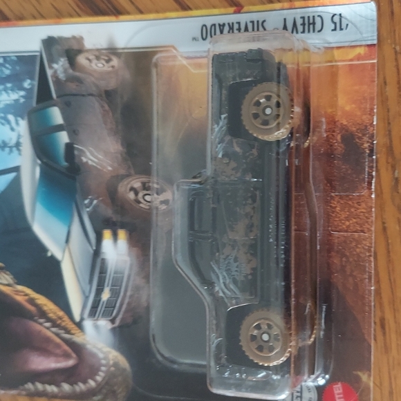 Matchbox '15 Chevy Silverado - Picture 7 of 8